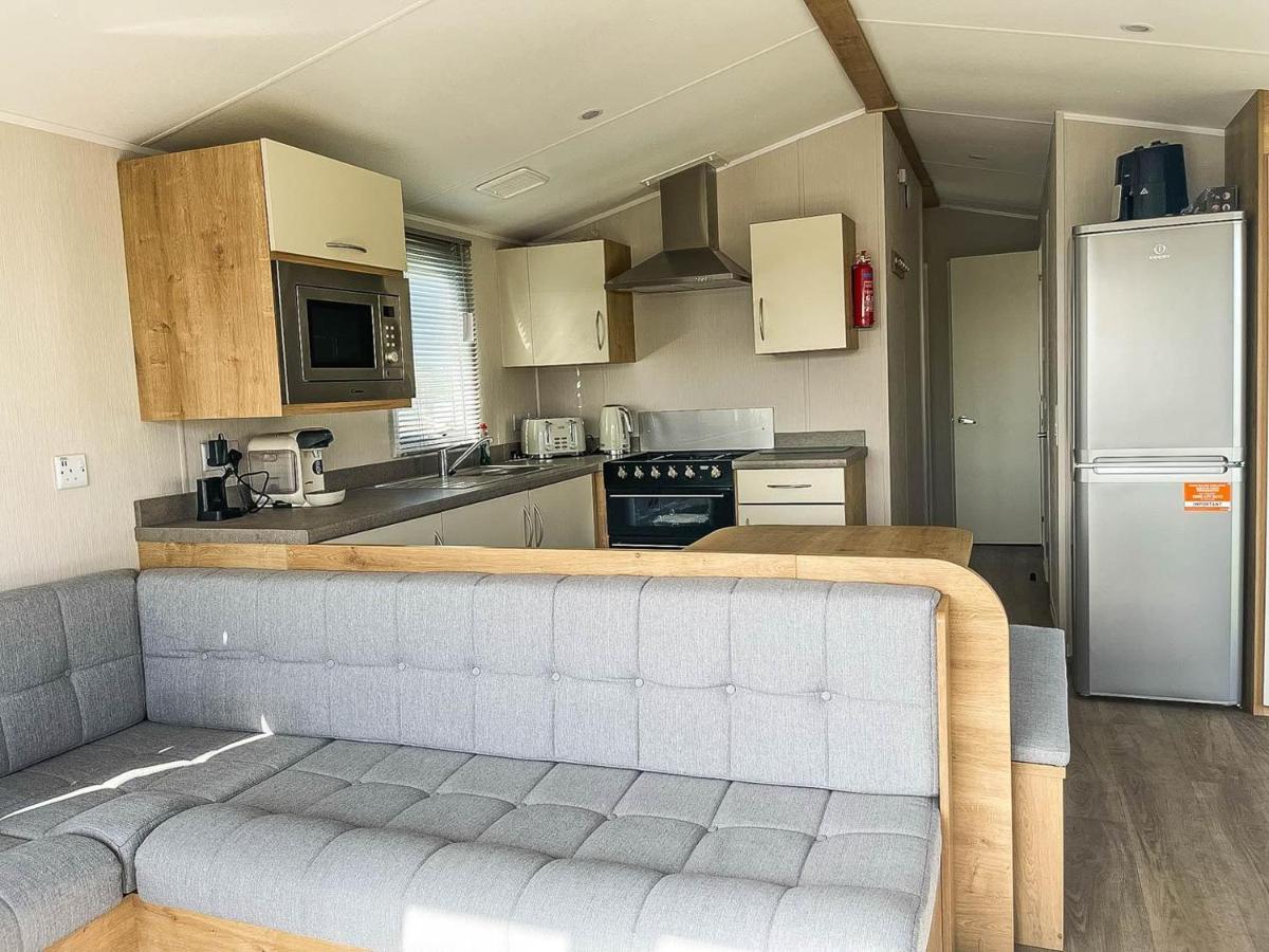 Lovely 8 Berth Caravan For Hire At Barmston Beach Holiday Park Ref 62002O Hotel Lund Exterior foto